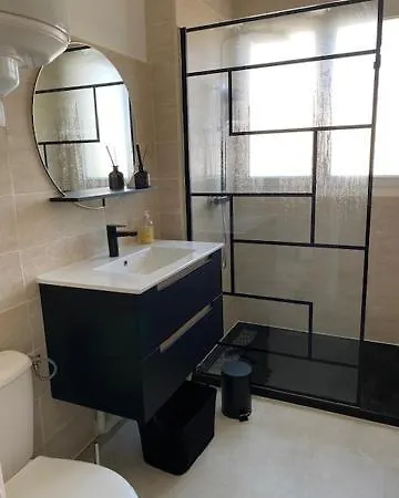 Apartment 33 M2 , Climatise, Parking Exterieur Prive Gratuit