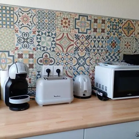 33 M2 , Climatise, Parking Exterieur Prive Gratuit Apartment