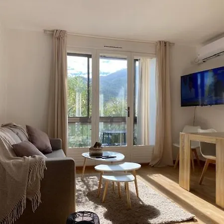 Apartment 33 M2 , Climatise, Parking Exterieur Prive Gratuit